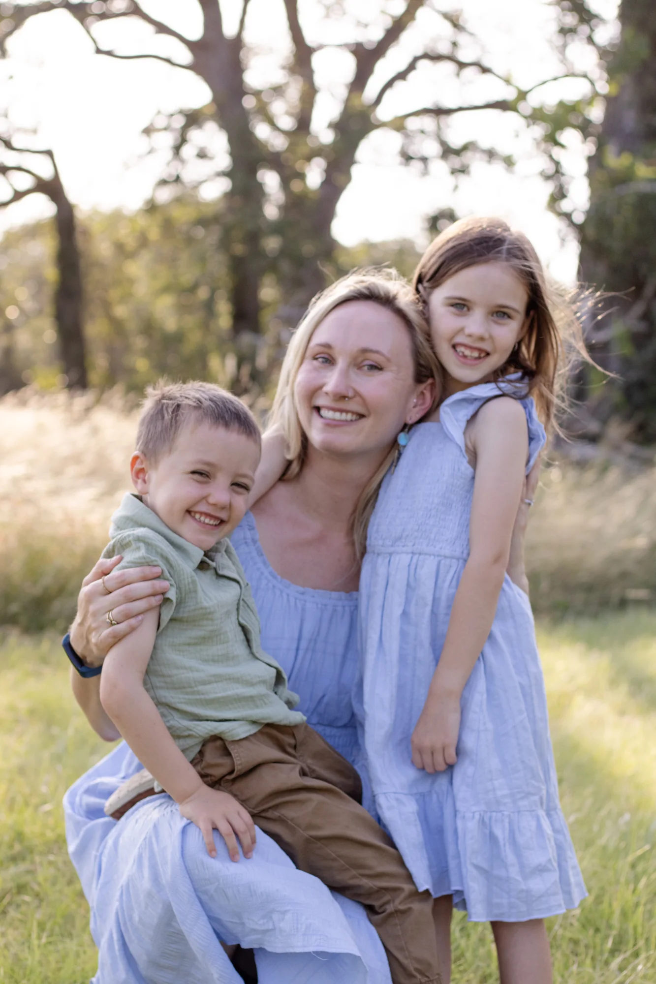 A tender moment from the Elsass family session